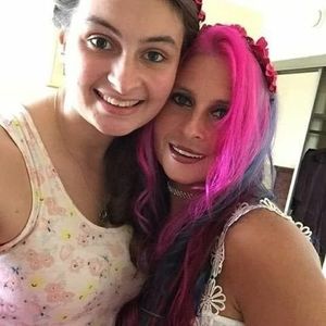 Meet your Posher, Naomi